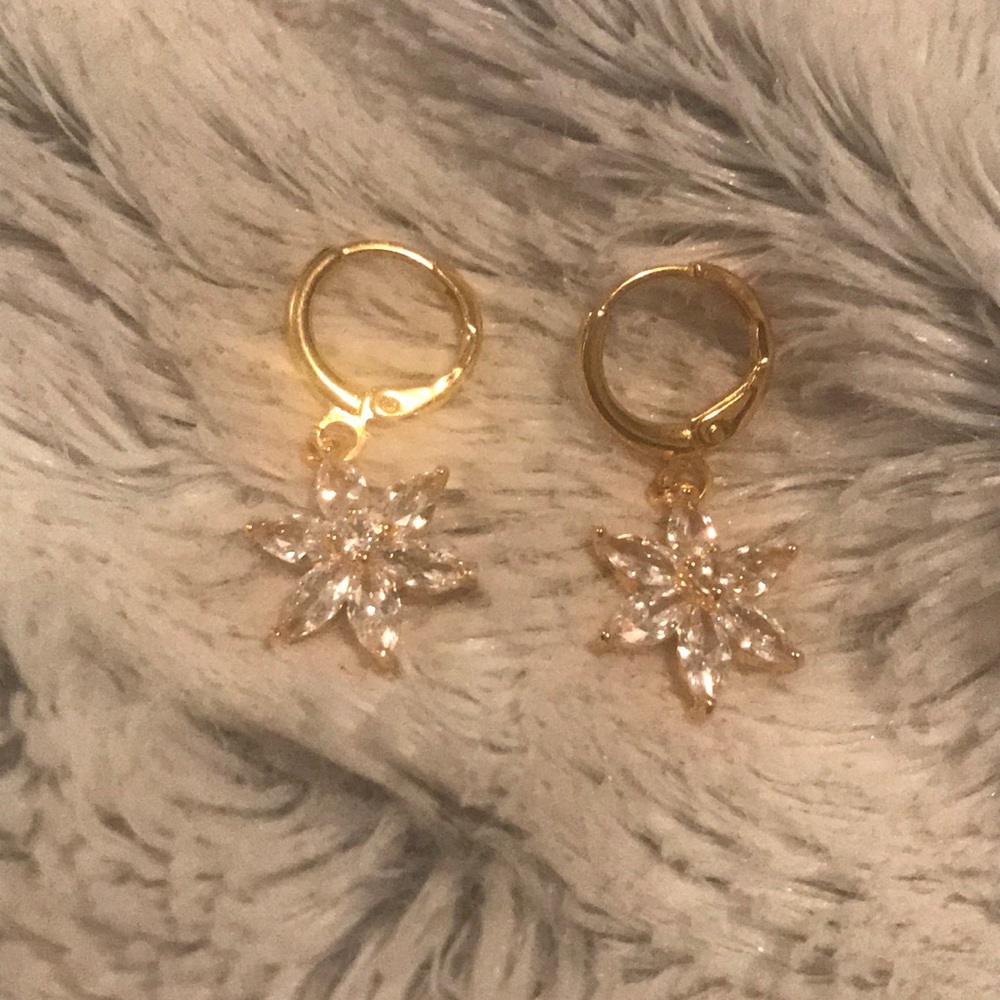 Gold Flower Drop Earrings - Never worn